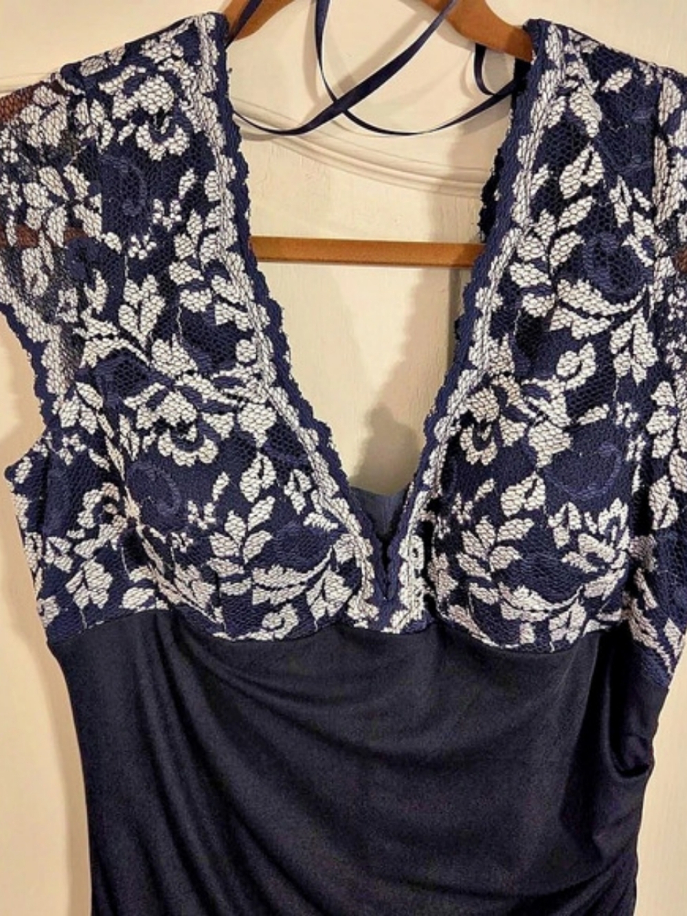 B&A Floral Lace Maxi Dress Size 16 Like New